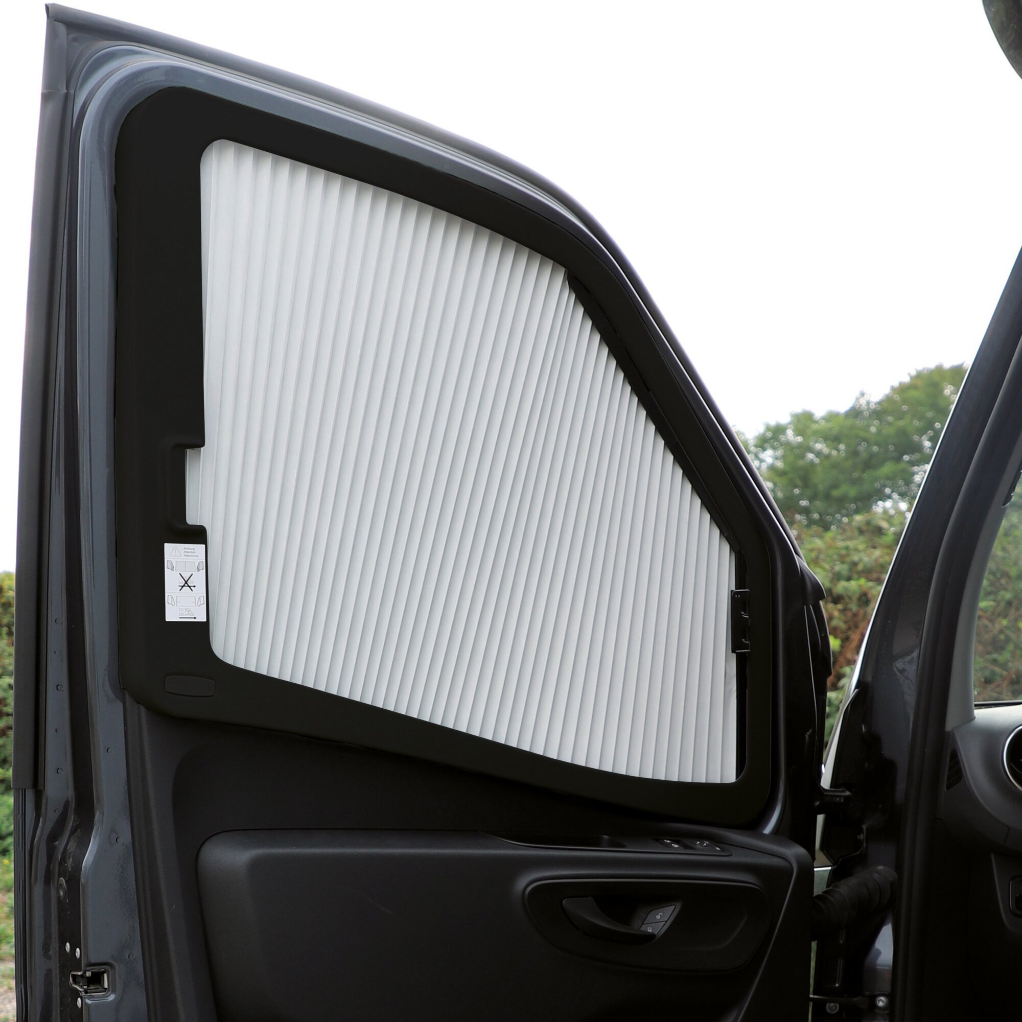 Artikelbild 1 des Artikels “Seitenscheibenverdunkelung REMIfront “